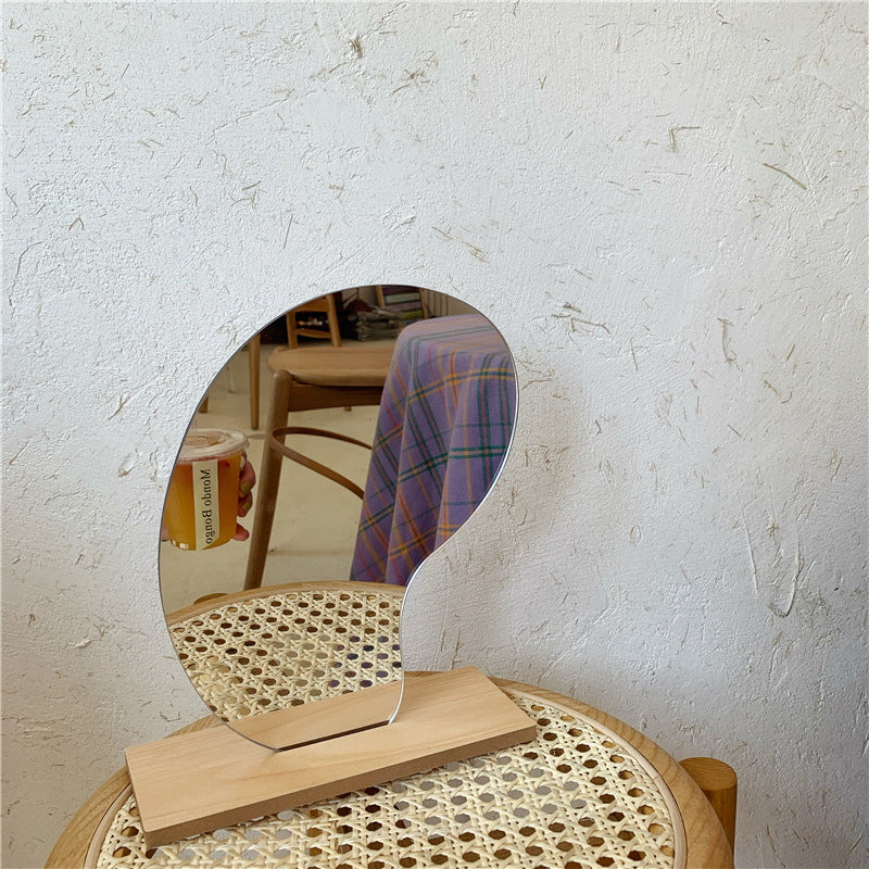 Retro Wavy Standing Mirror